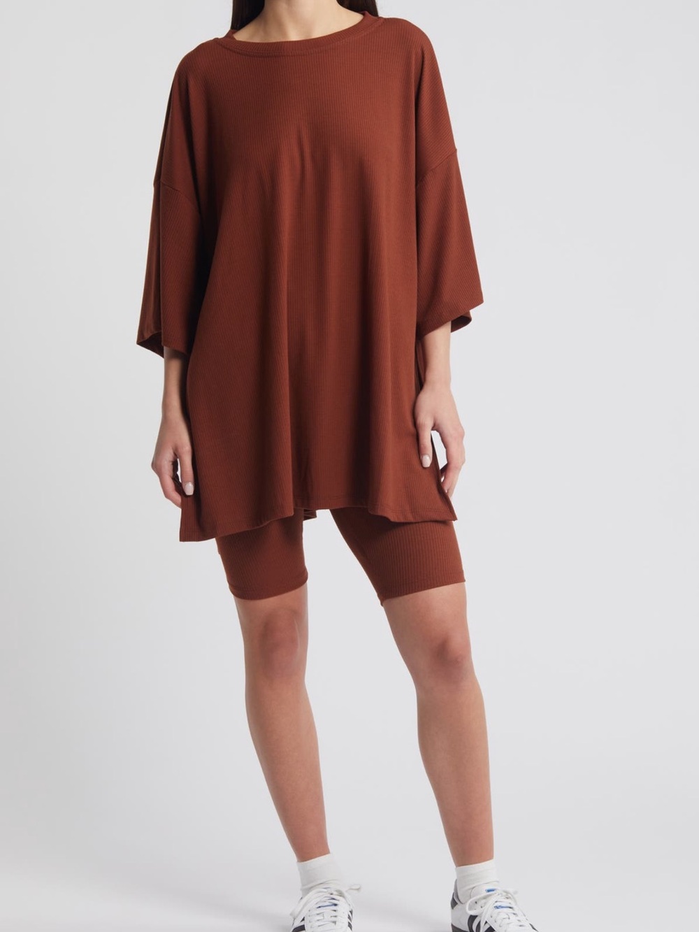 Dressed in Lala Malone rib oversized t-shirt and shorts cinnamon size XL
